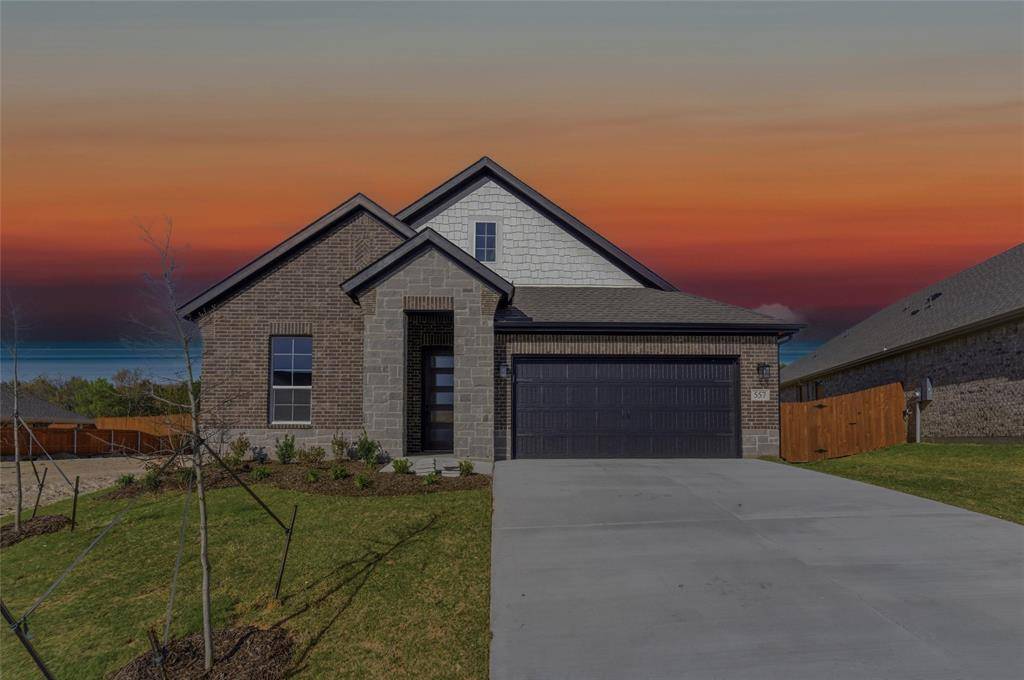 557 Waterford Park Boulevard, Weatherford, TX 76087