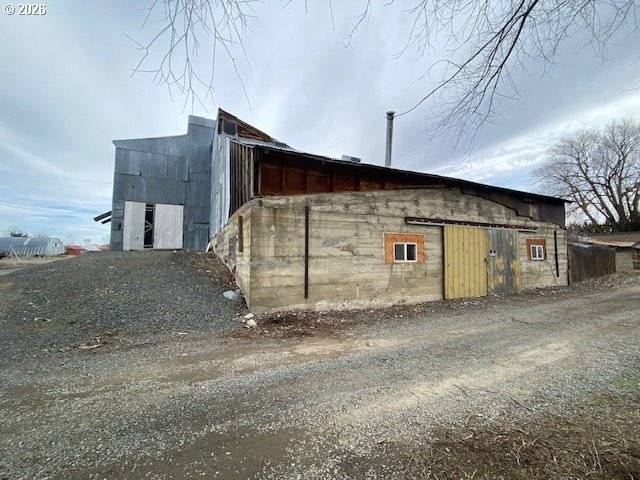 621 JOHN ST, Haines, OR 97833