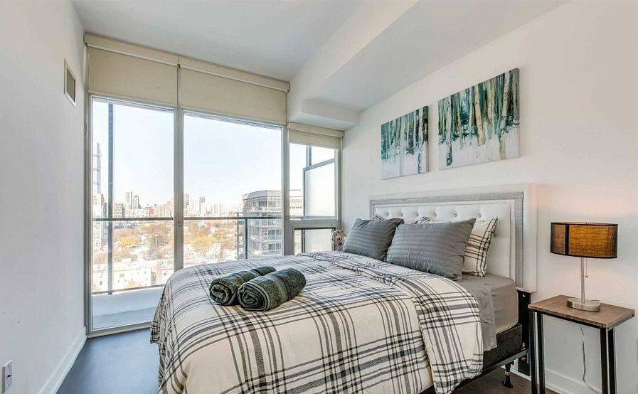 105 GEORGE ST #703, Toronto C08, ON M5A 0L4
