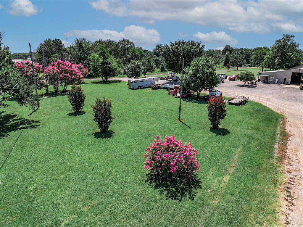 5608 Hwy 82, Blossom, TX 75416