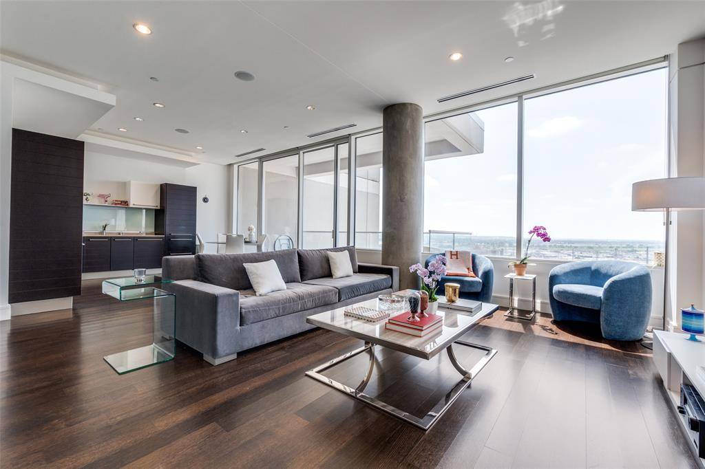 2408 Victory Park Lane #1132, Dallas, TX 75219