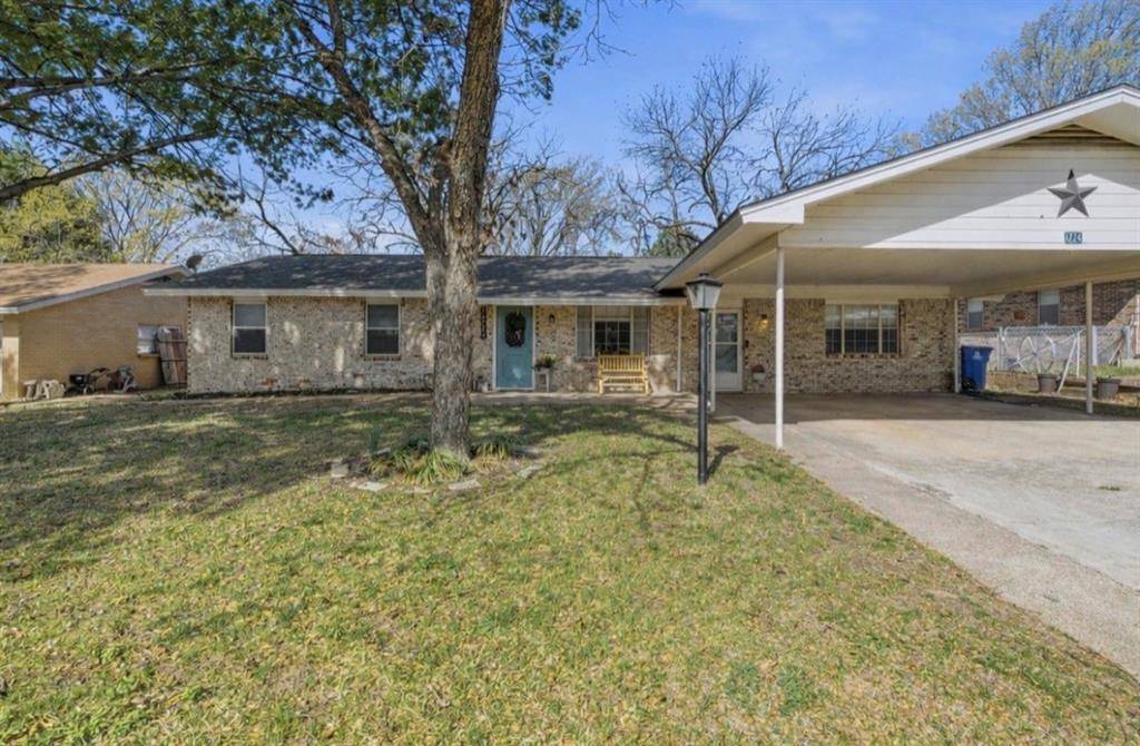 1224 N Texas Street, De Leon, TX 76444