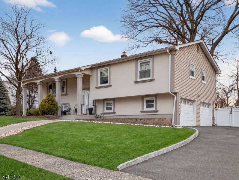 66 Lockwood Pl, Clifton City, NJ 07012