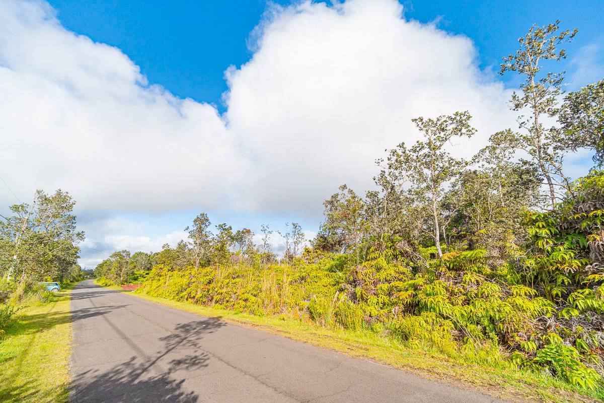MOKUNA ST, Volcano, HI 96785