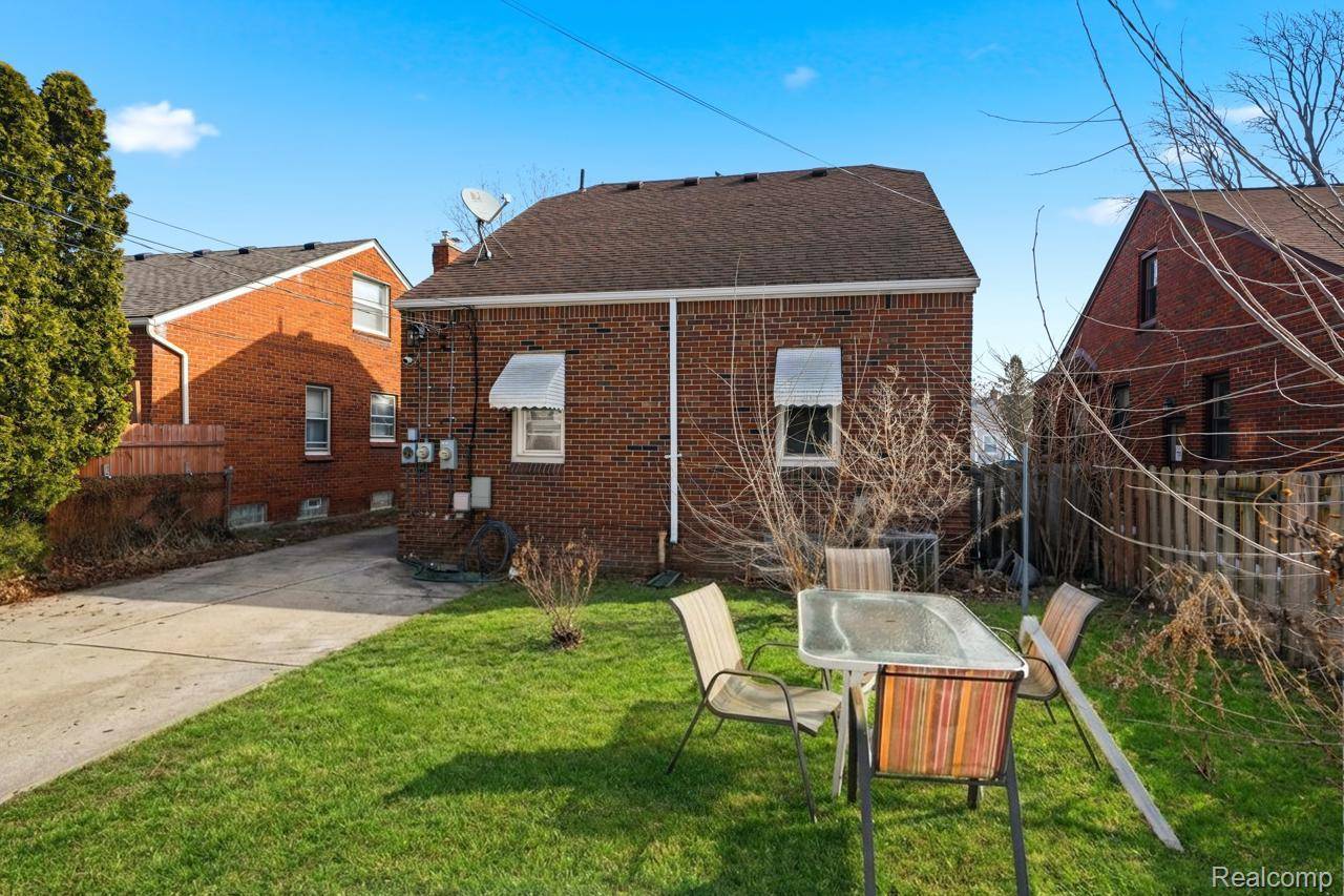 2045 N ELIZABETH ST, Dearborn, MI 48128