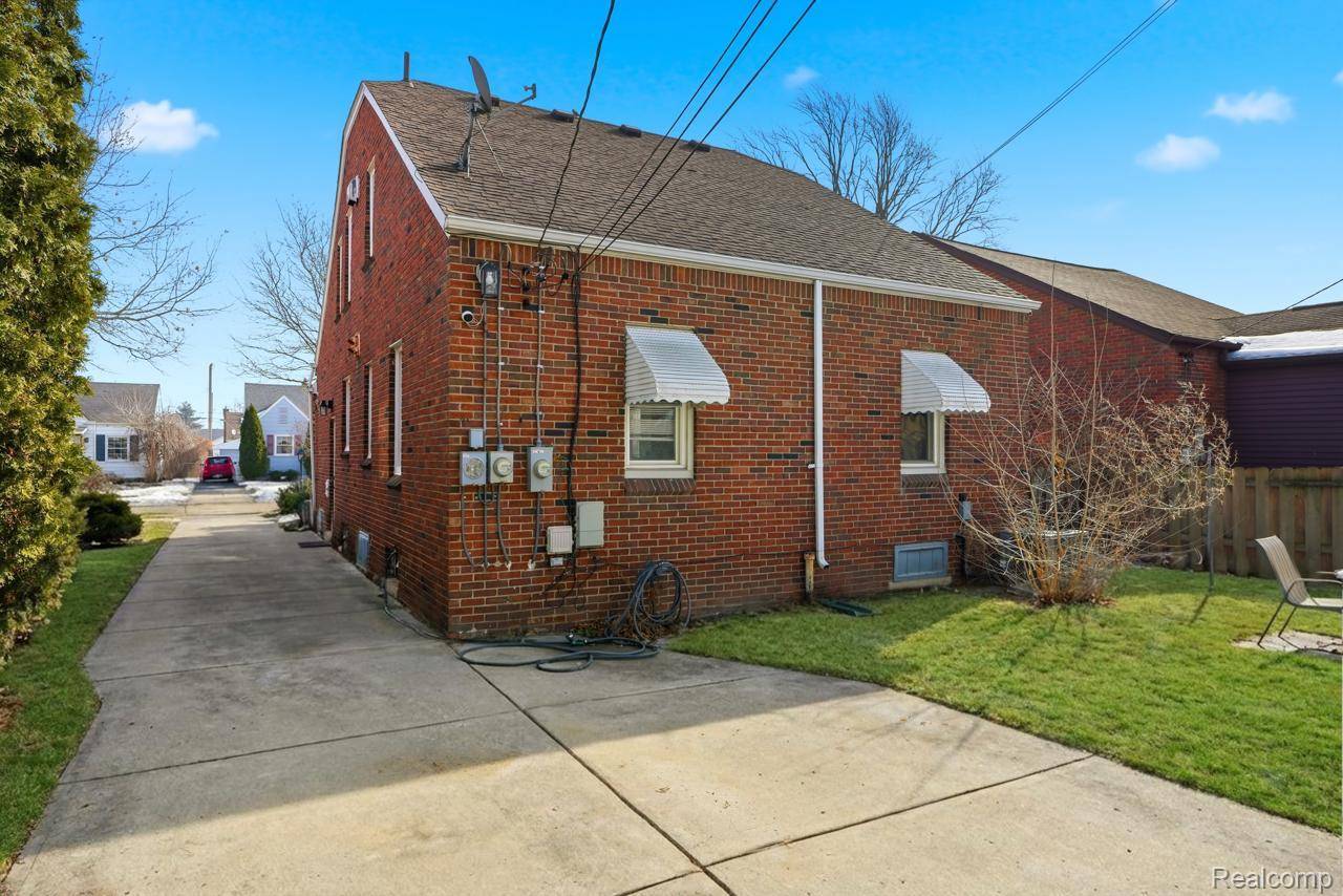 2045 N ELIZABETH ST, Dearborn, MI 48128