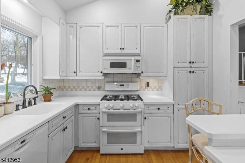 31 Ridge Ct, Cedar Grove Twp., NJ 07009