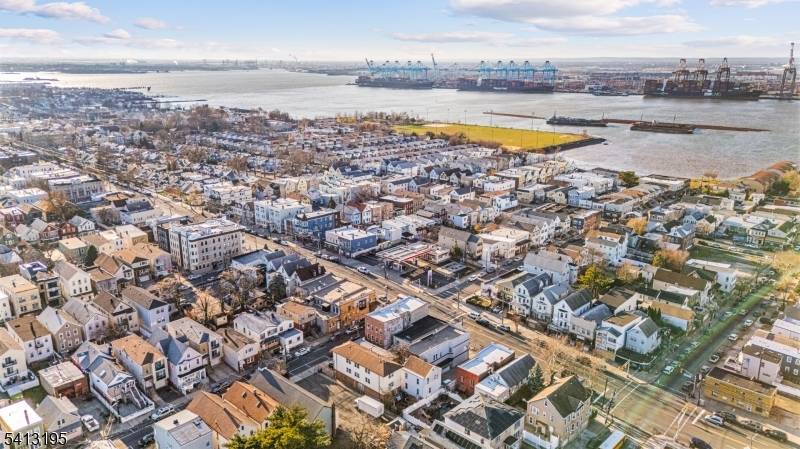 99 W 21st St, Bayonne City, NJ 07002