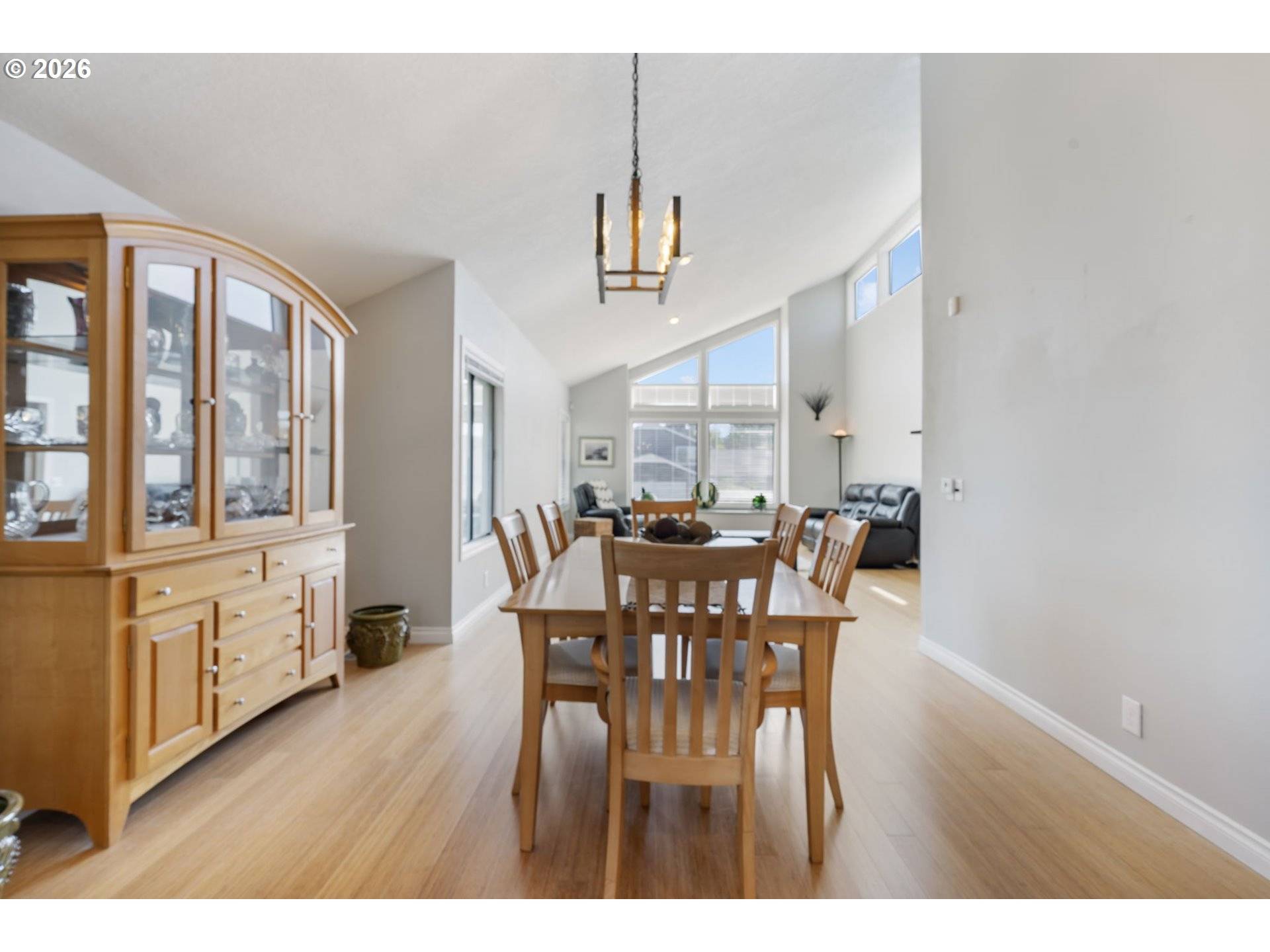 461 NE 16TH AVE, Hillsboro, OR 97124