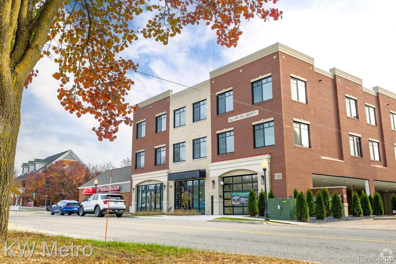 120 E Liberty ST #203, Milfordvillage_oakland, MI 48381