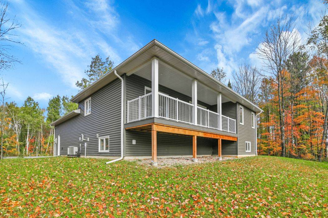 116 Storyland RD, Horton, ON K7V 3Z8
