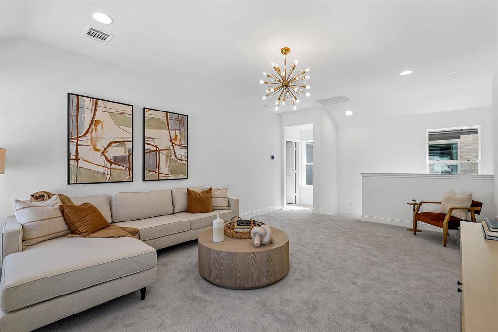 1017 Karis Boulevard, Crowley, TX 76036