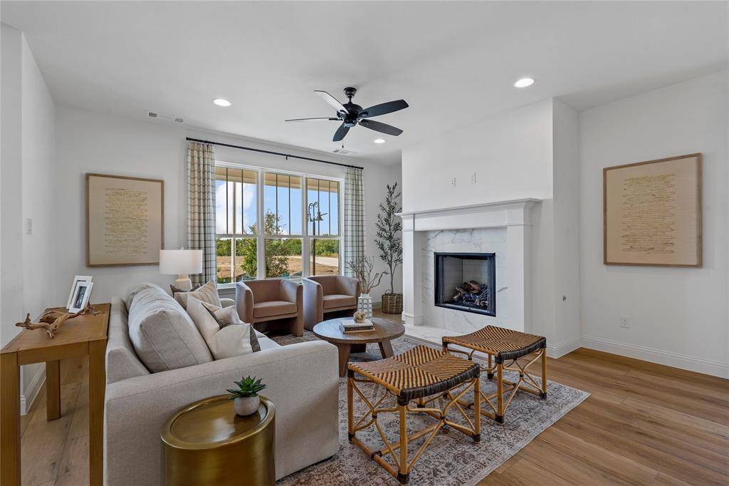 1017 Karis Boulevard, Crowley, TX 76036