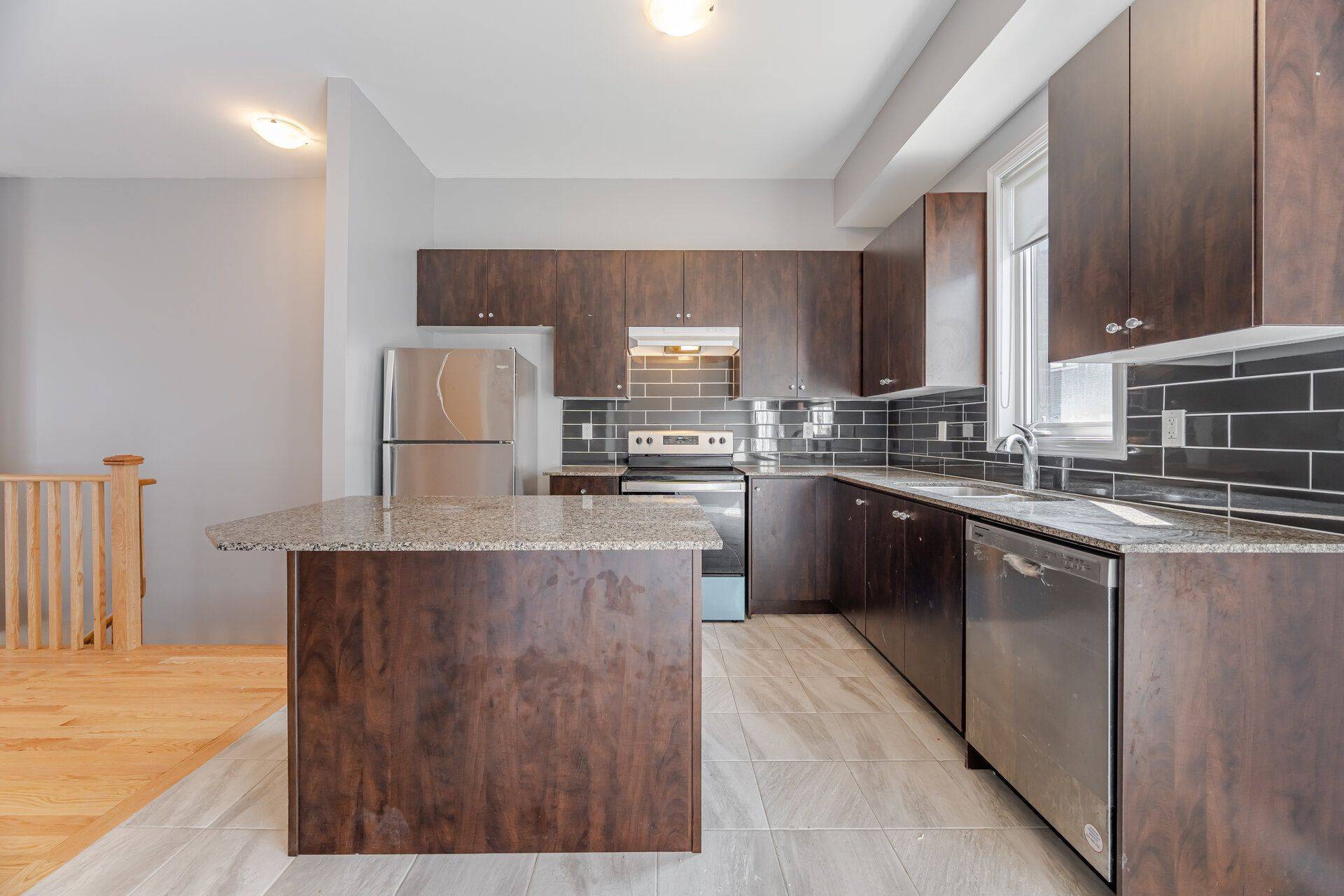2 Gold Creek ST, Vaughan, ON L4H 4R1