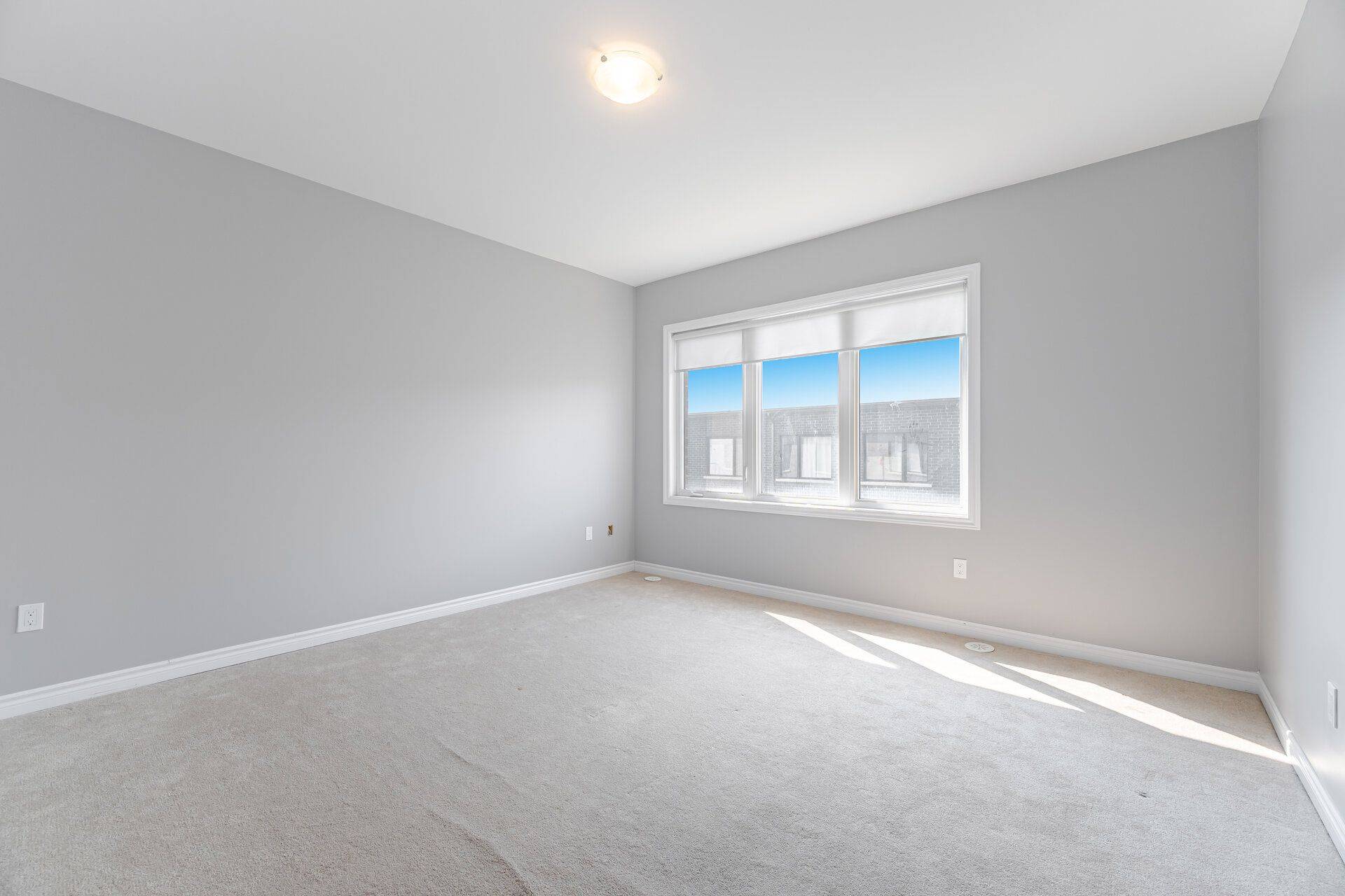 2 Gold Creek ST, Vaughan, ON L4H 4R1