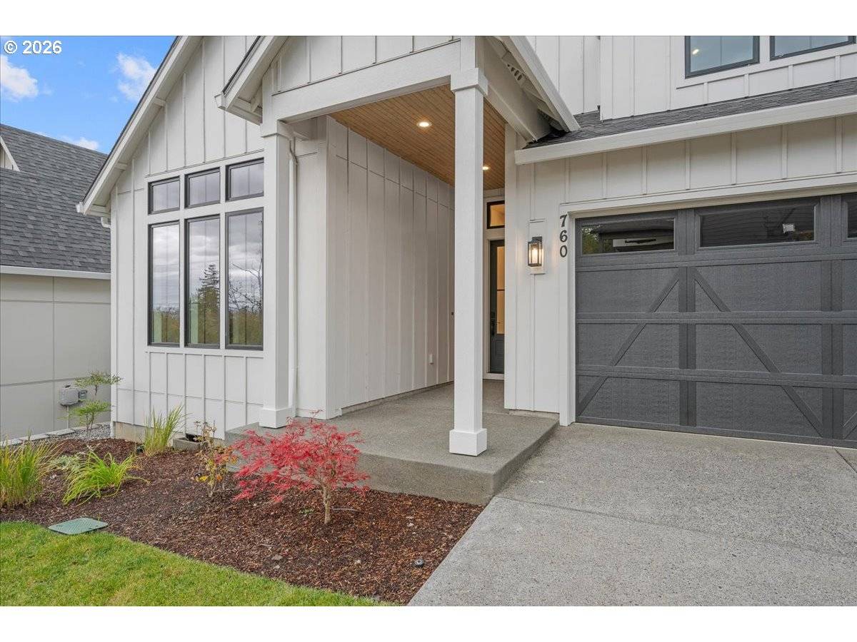760 N V ST, Washougal, WA 98671