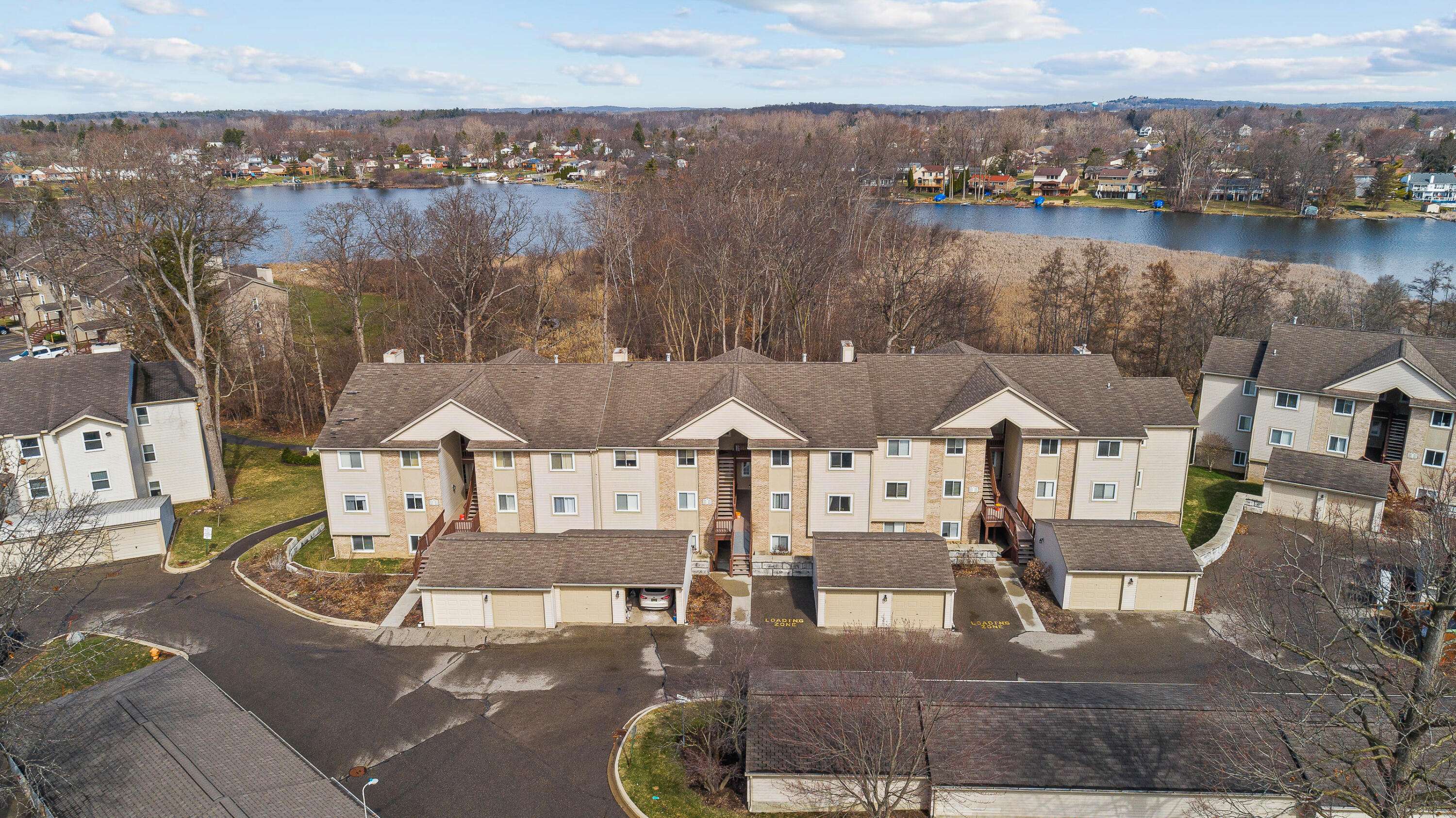 4912 Ashley LN #84, Waterford Twp, MI 48329