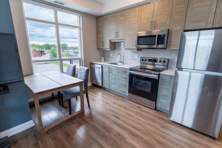 6289 Mcleod RD, Niagara Falls, ON L2G 3E9