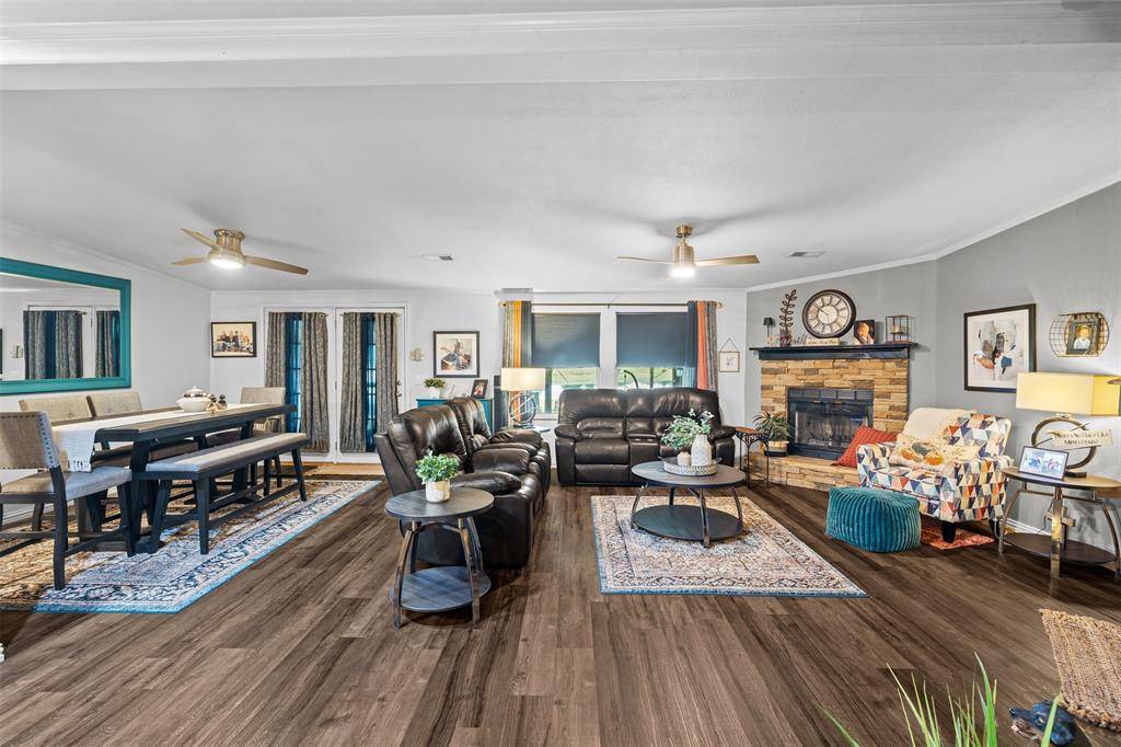 1465 County Road 3690 Road, Paradise, TX 76073