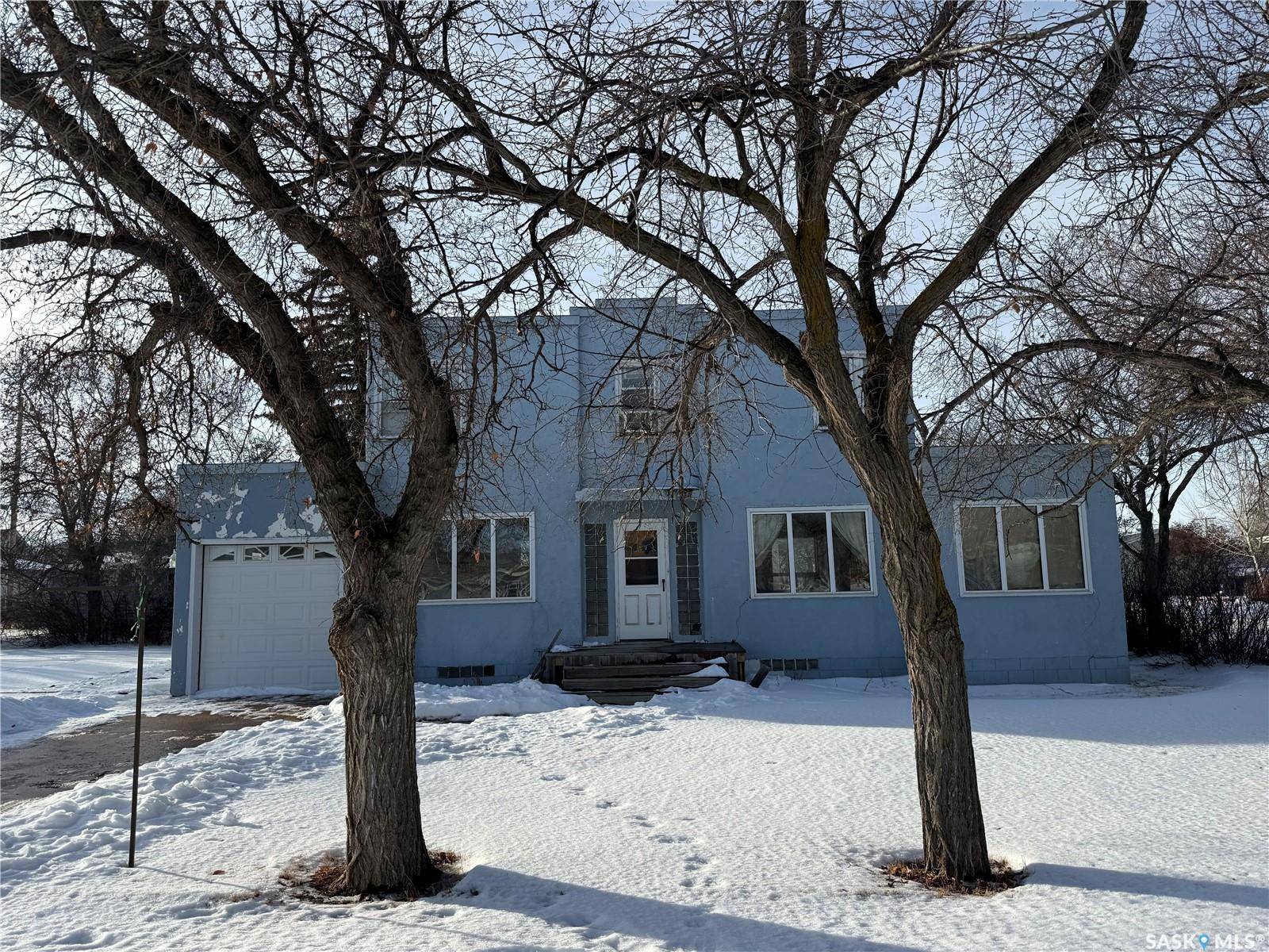 304 3rd AVENUE SW, Eston, SK S0L 1A0