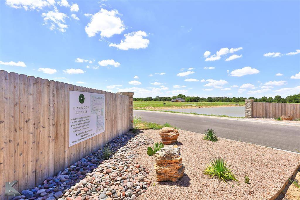 1004 Kingwood Avenue, Clyde, TX 79510