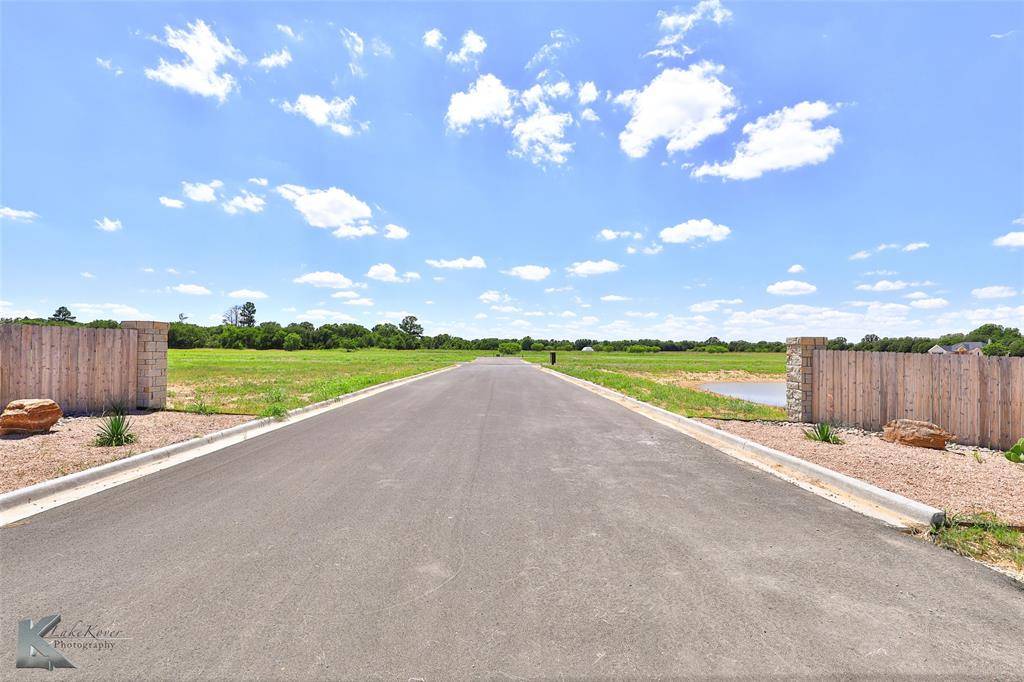 1004 Southwind Circle, Clyde, TX 79510