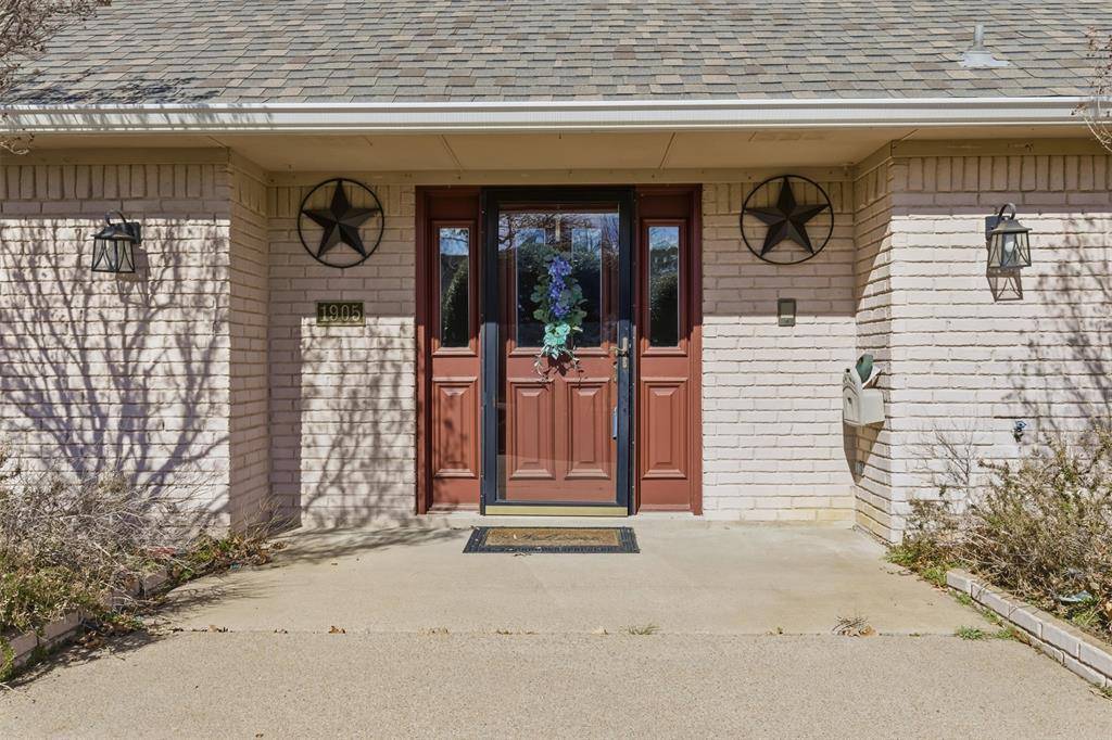 1905 Wimbledon Drive, Arlington, TX 76017