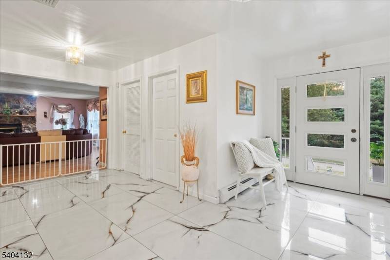 22 Cherbourg Dr, West Milford Twp., NJ 07480