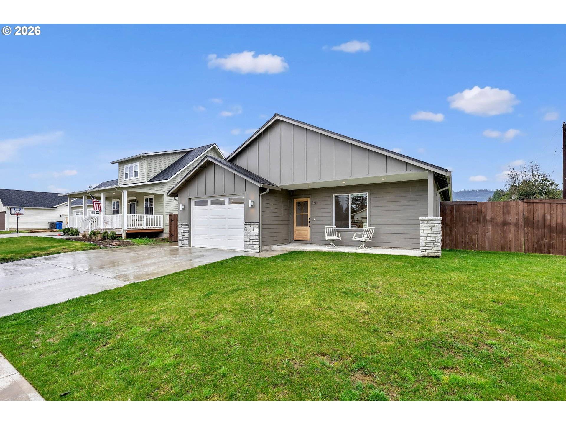 211 W OAK ST, Yacolt, WA 98675