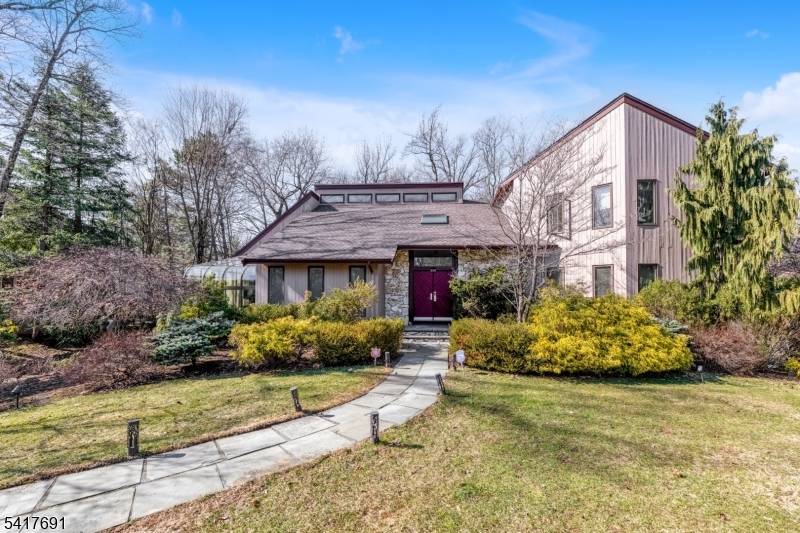 17 Brentwood Dr, North Caldwell Boro, NJ 07006