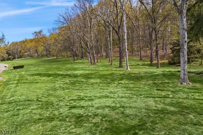 50 Hidden Valley Rd, Far Hills Boro, NJ 07931