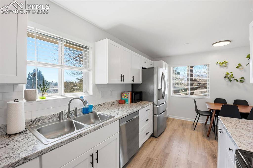 1920 Berkshire LN, Colorado Springs, CO 80909