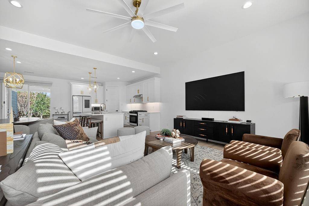 2006 Oak Garden Court, Dallas, TX 75232