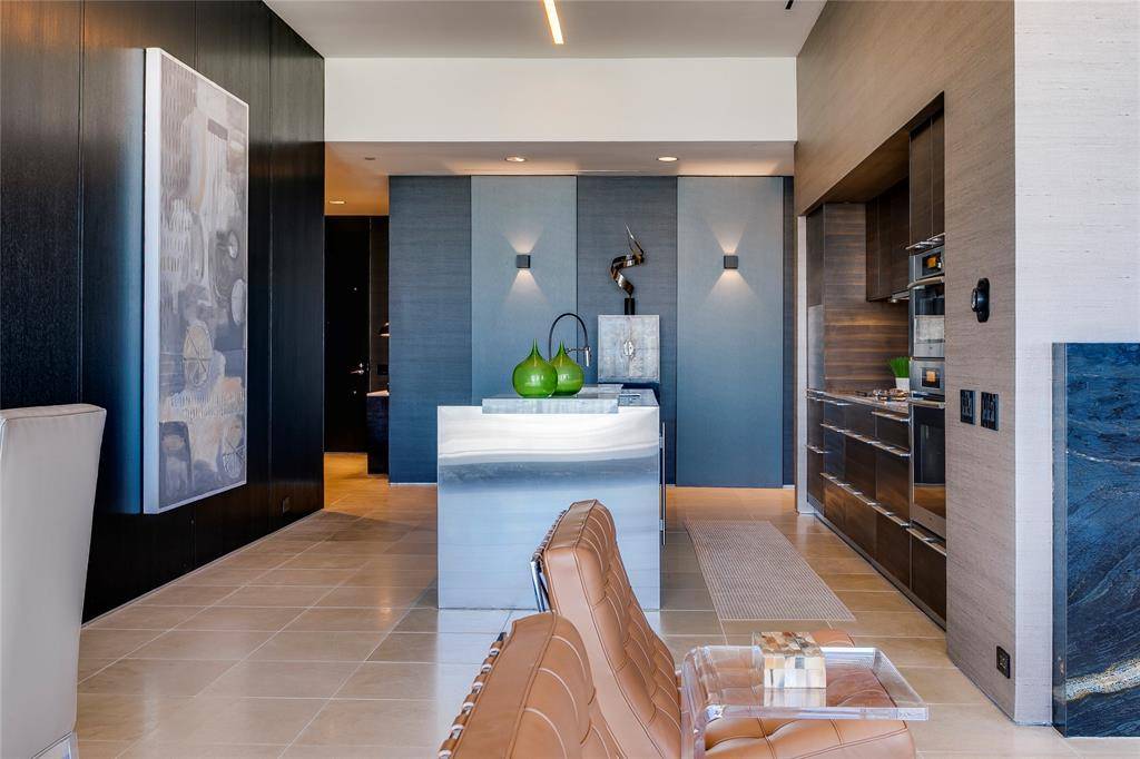 1717 Arts Plaza #1910, Dallas, TX 75201