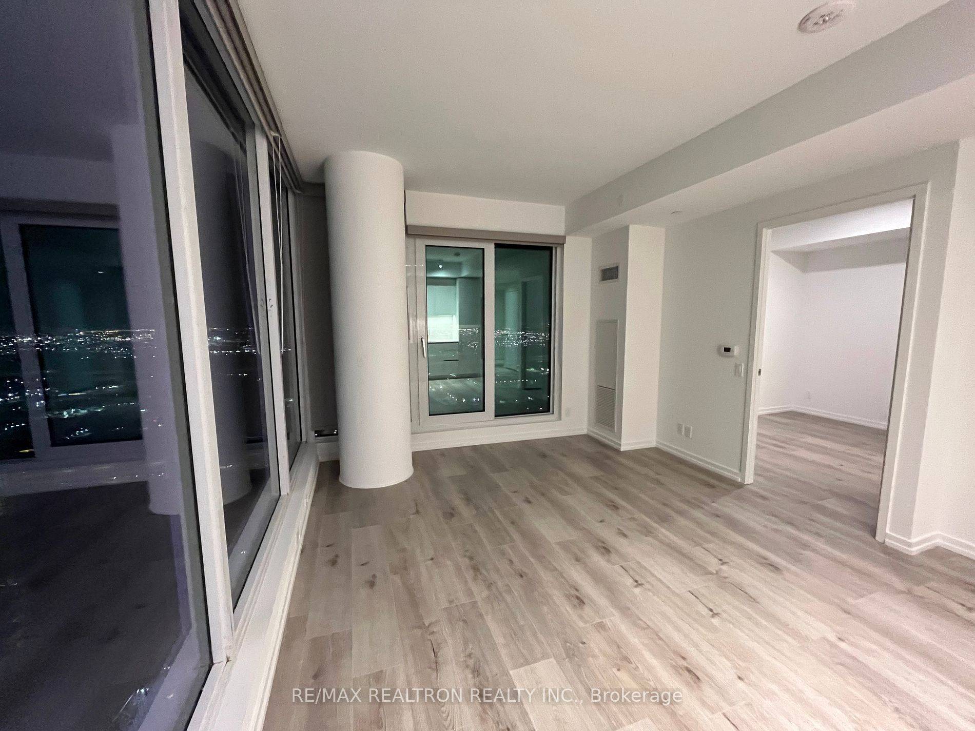 1000 Portage Pkwy #5005, Vaughan, ON L4K 0L1