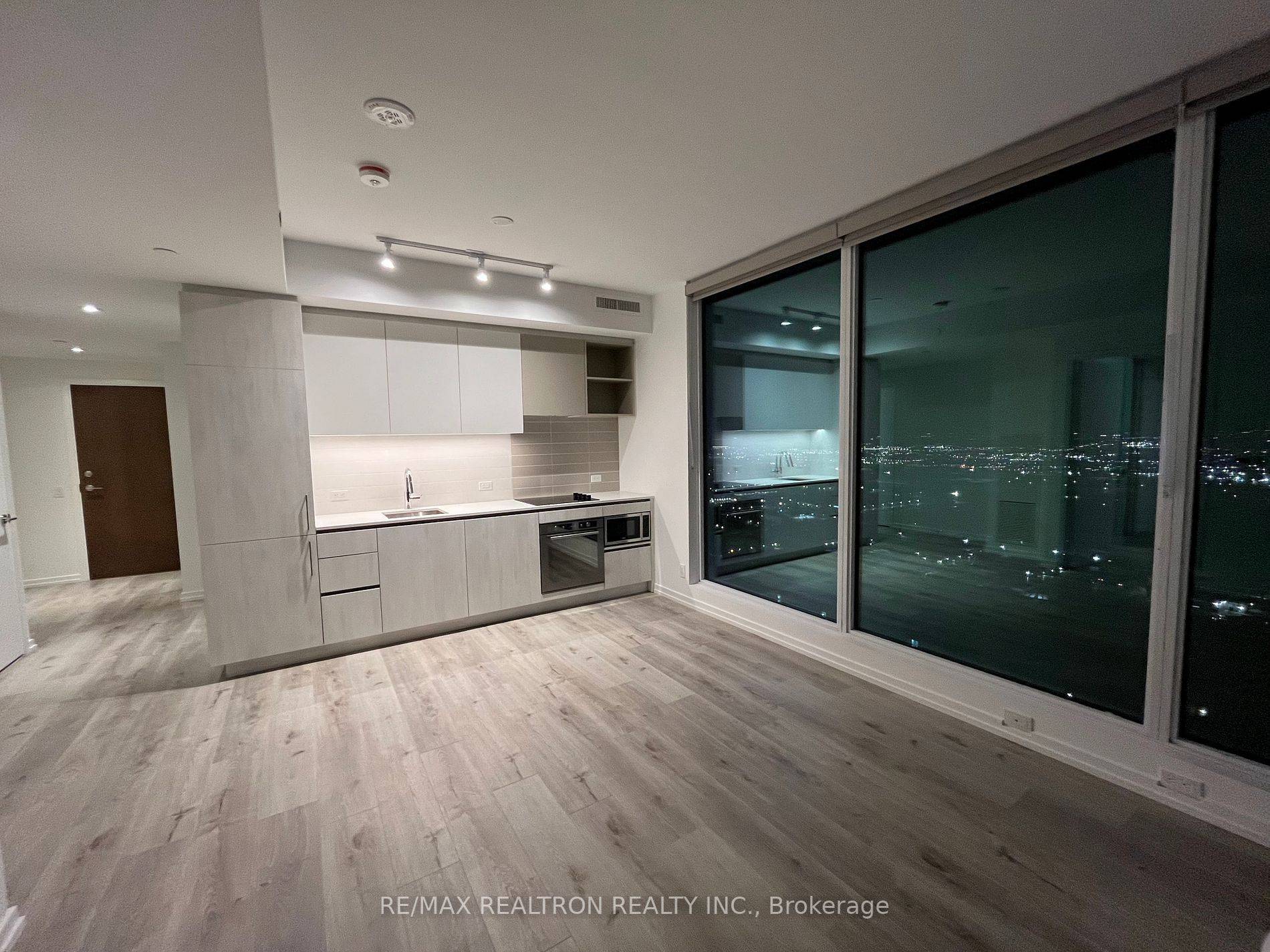 1000 Portage Pkwy #5005, Vaughan, ON L4K 0L1