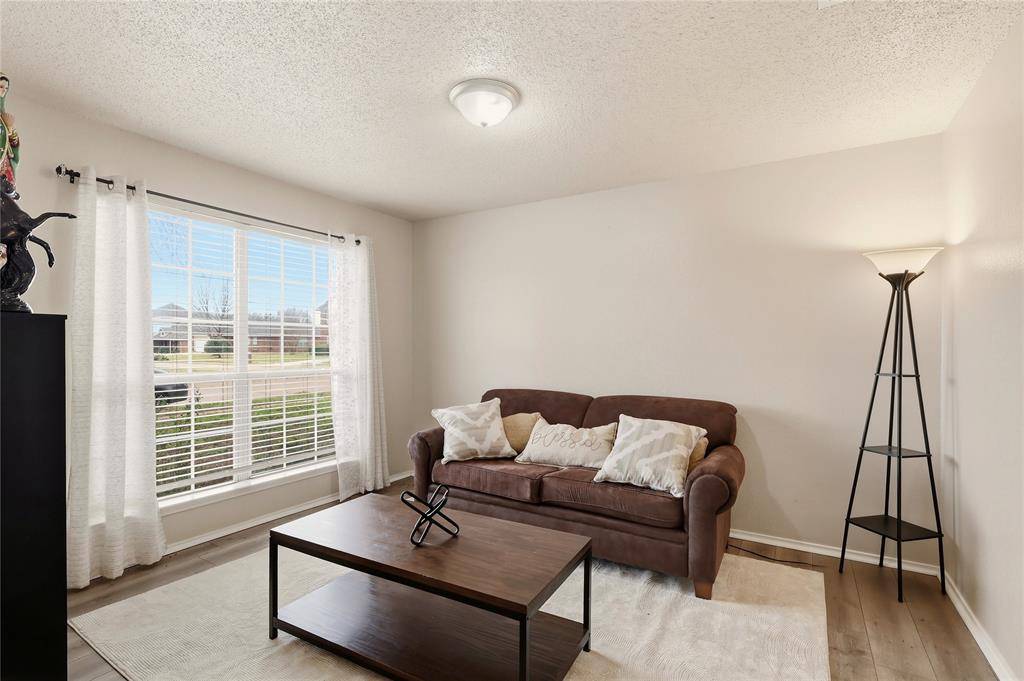 201 Jacob Drive, Glenn Heights, TX 75154