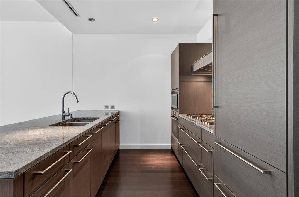 2900 Mckinnon Street #403, Dallas, TX 75201