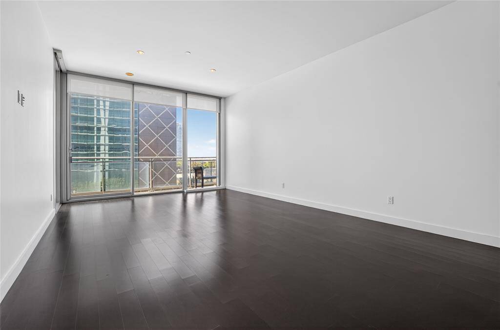 2900 Mckinnon Street #403, Dallas, TX 75201