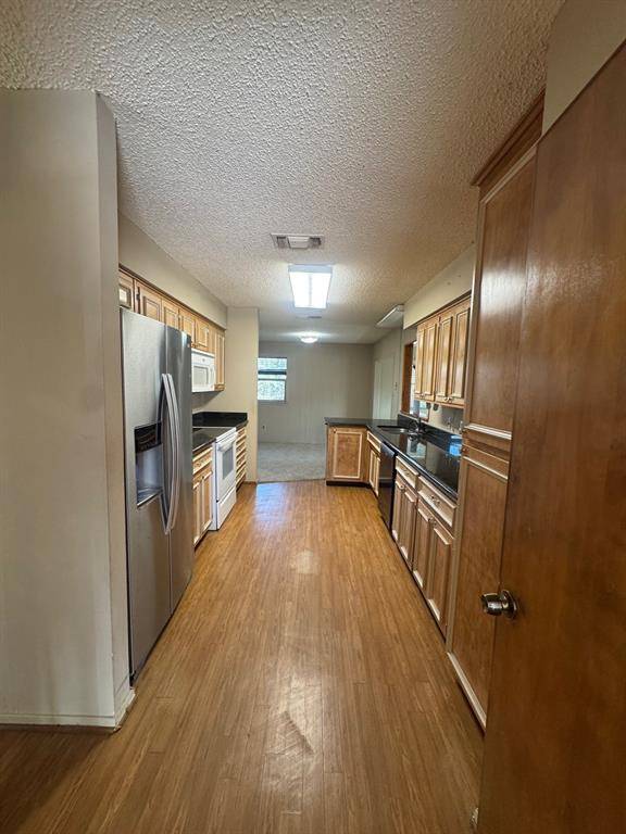 3904 Cimmaron Trail, De Cordova, TX 76049