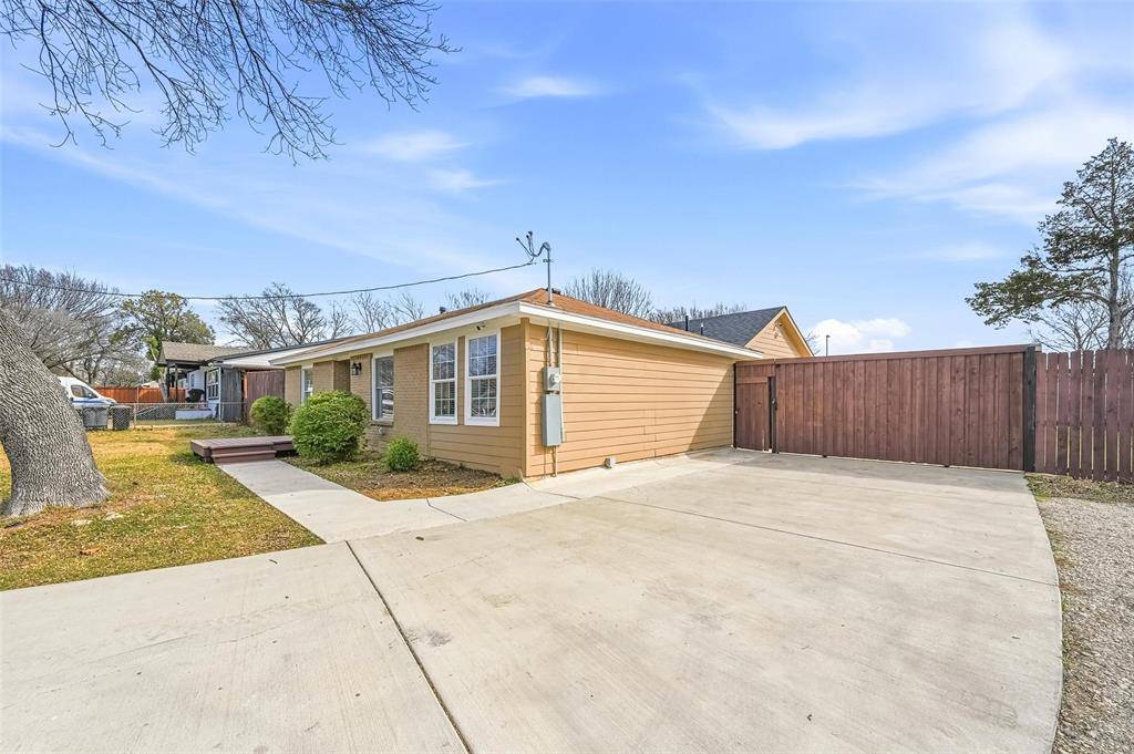 1912 Rayburn Avenue, Mesquite, TX 75149