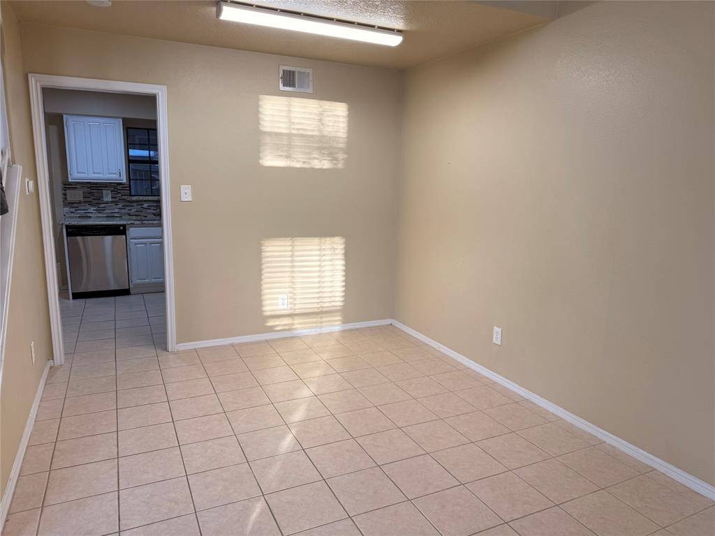 500 Button Willow Court, Irving, TX 75063