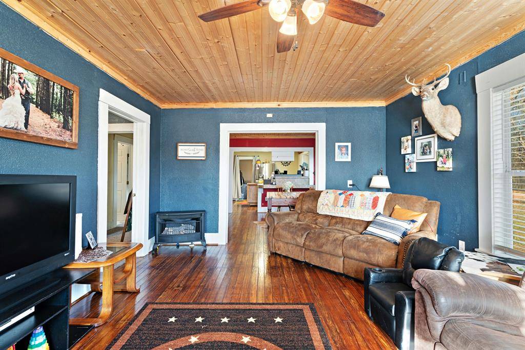 5366 Farm Road 2573, Clarksville, TX 75426