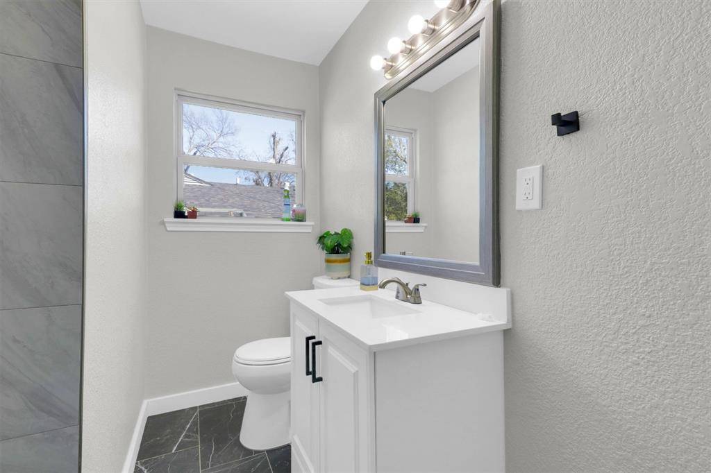 1208 Hansboro Avenue, Dallas, TX 75224