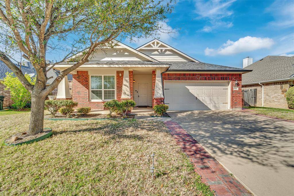 921 Penny Royal Court, Arlington, TX 76002