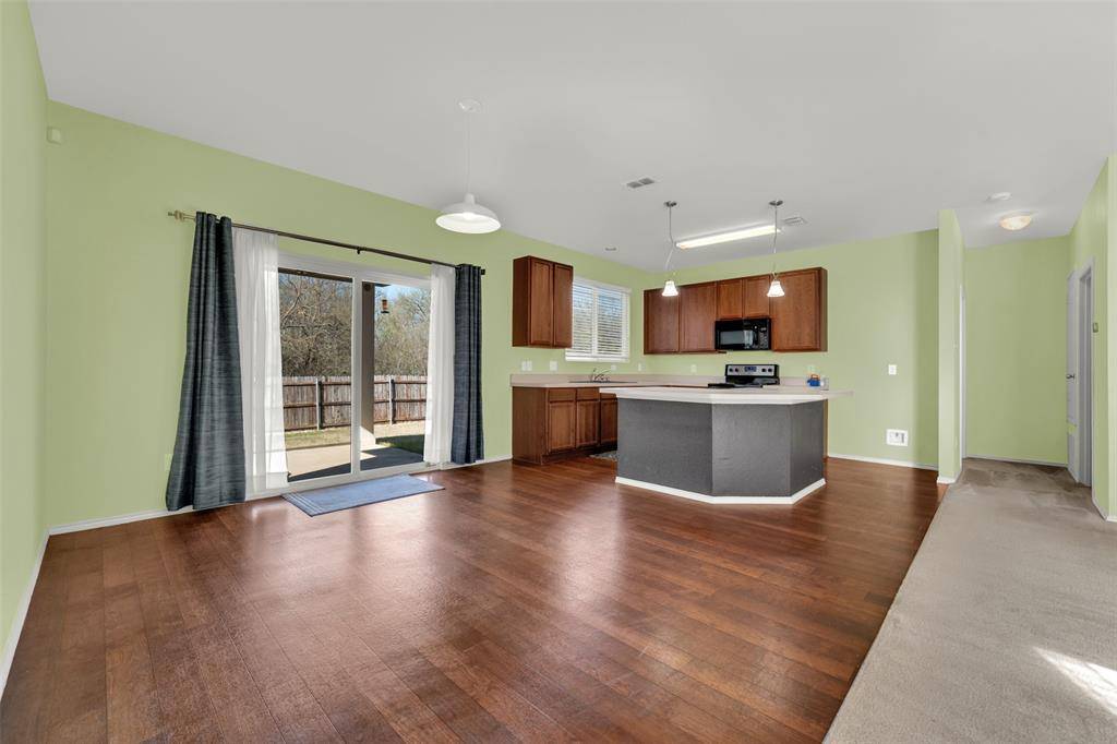 921 Penny Royal Court, Arlington, TX 76002