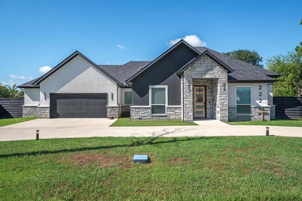 222 Meadowlark Drive, Wills Point, TX 75169
