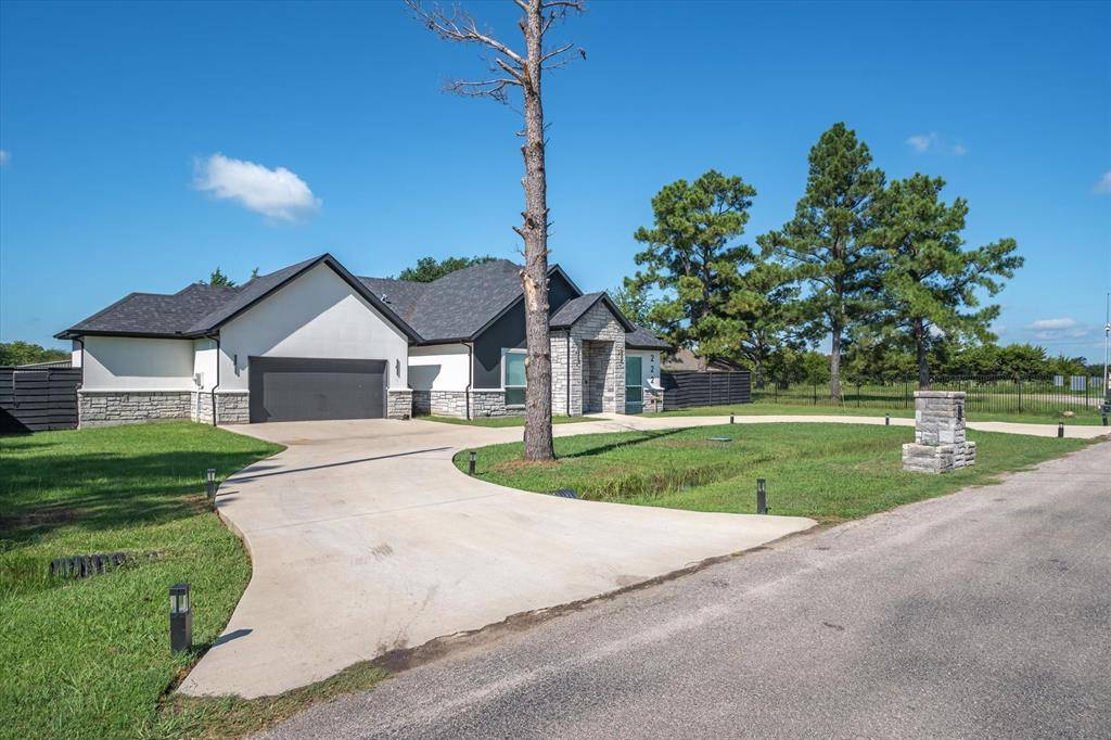 222 Meadowlark Drive, Wills Point, TX 75169