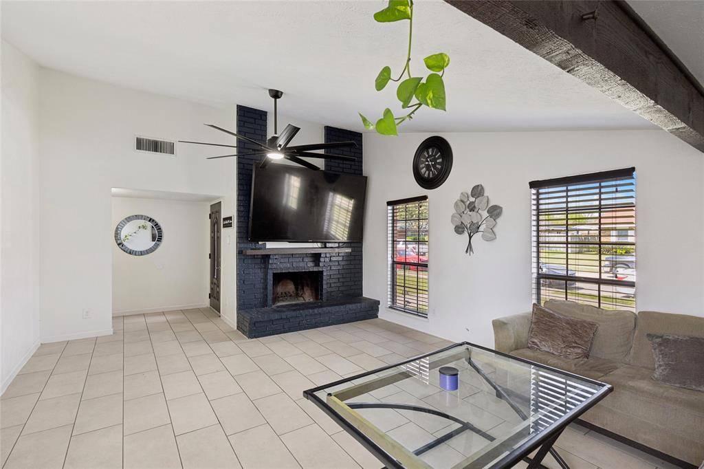 1905 Montana Trail, Grand Prairie, TX 75052