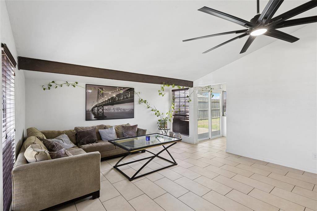 1905 Montana Trail, Grand Prairie, TX 75052
